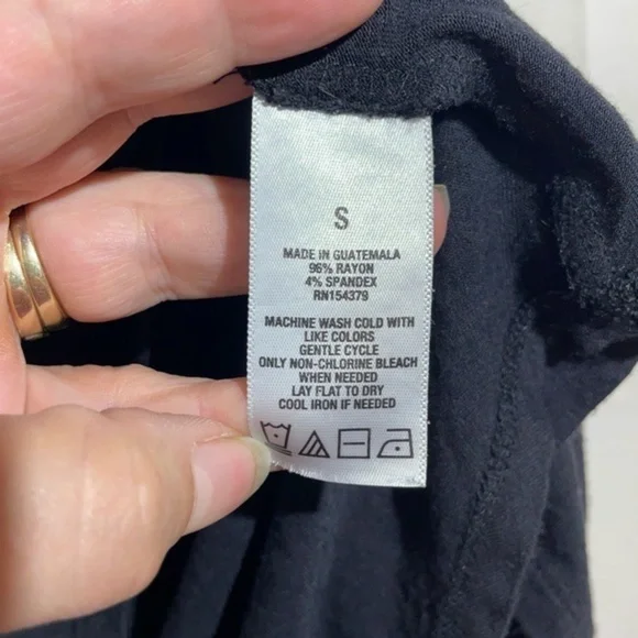 Aeropostale Seriously Sof Perfect V Black T-Shirt Short Sleeve Size Small - Picture 2 of 9